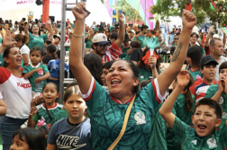 Fans pack Chapala’s “Public View” for Mexico’s World Cup win